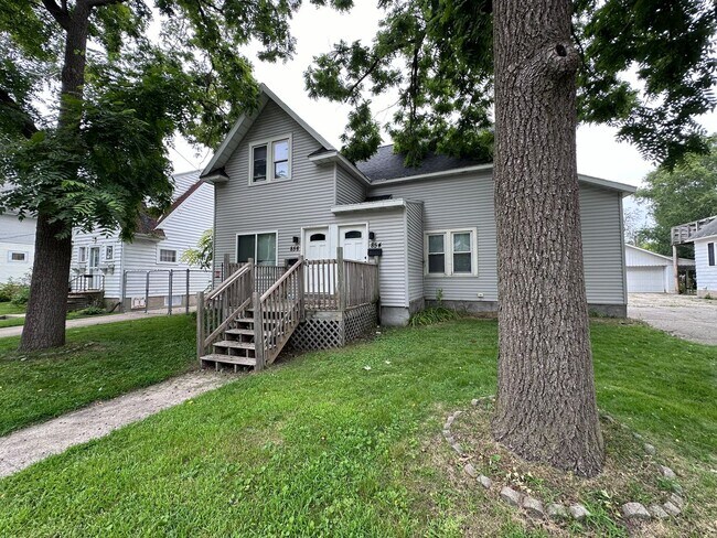 Building Photo - 854-856 Kellogg St