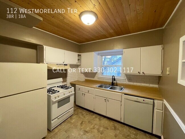 Foto del edificio - Three bedroom one bathroom home for rent