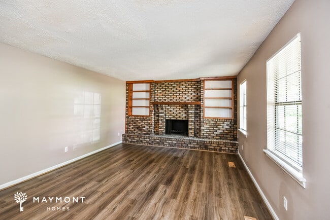 Building Photo - 1107 Startrek Ln