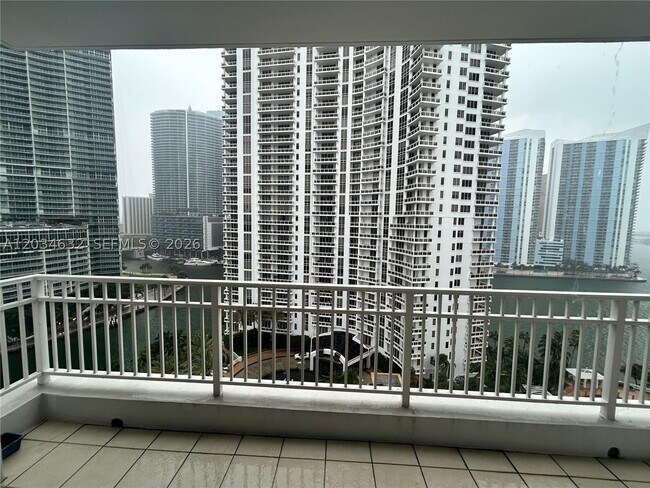 Building Photo - 801 Brickell Key Blvd