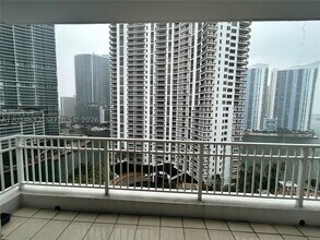 Building Photo - 801 Brickell Key Blvd