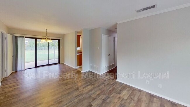 Foto del edificio - 717 E Martin Ln