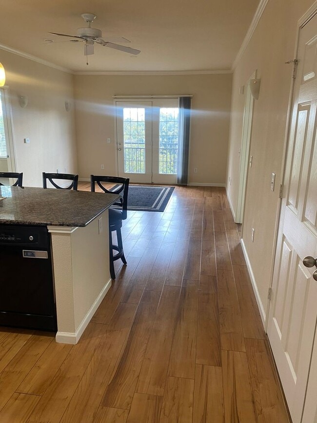 Building Photo - Midtown Village 2 Bedroom Available Now!