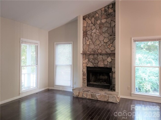 Building Photo - 3317 Windsor Dr