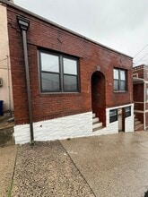 Building Photo - 1205 Hillside Pl