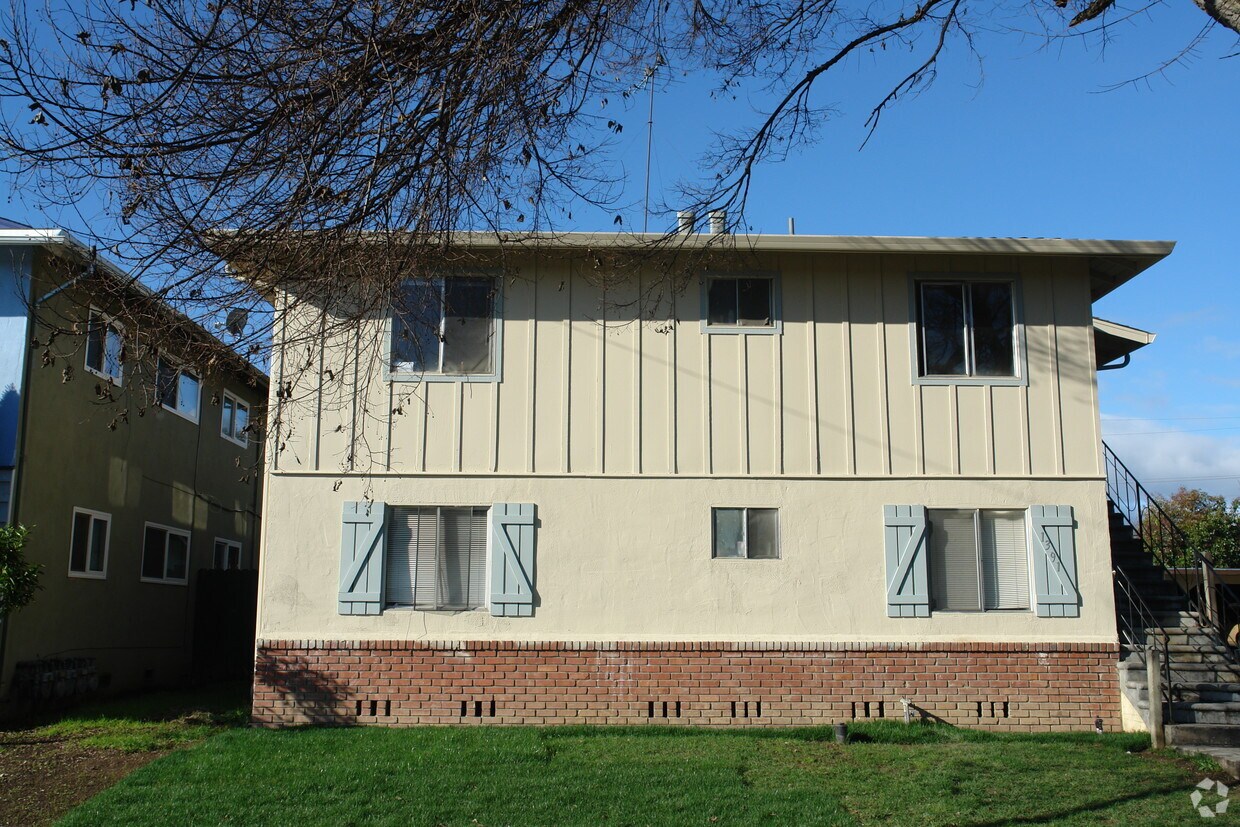Building Photo - 1391 San Tomas Aquino Pky