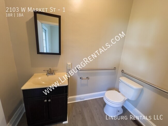 Foto del edificio - 2103 W Market St
