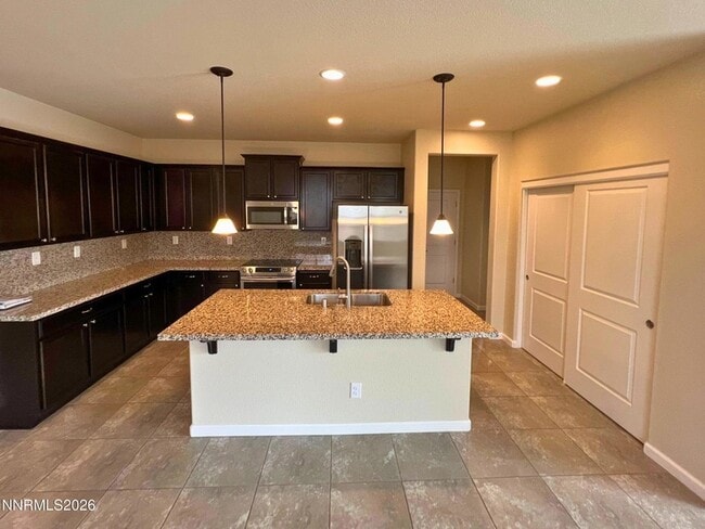 Foto del edificio - 7075 Diversey Dr