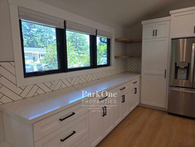 Foto del edificio - Amazing one of a kind home in the Heart of Walnut Creek