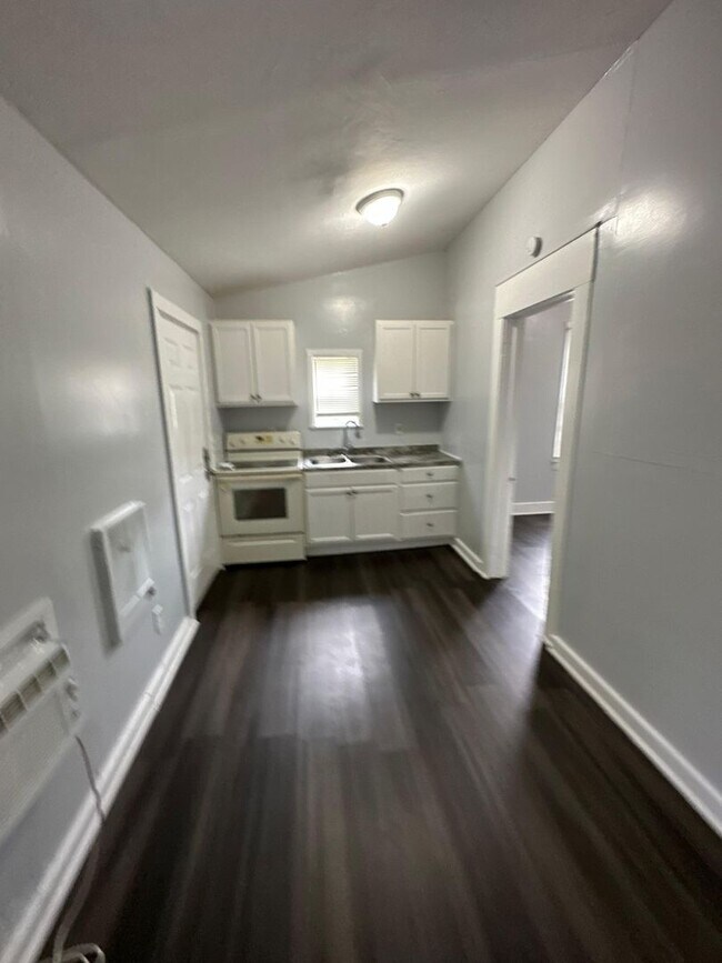 Foto del edificio - 1347 W 5th St