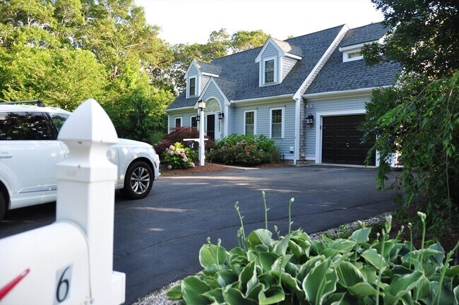 Foto del edificio - 6 Country Club Ln