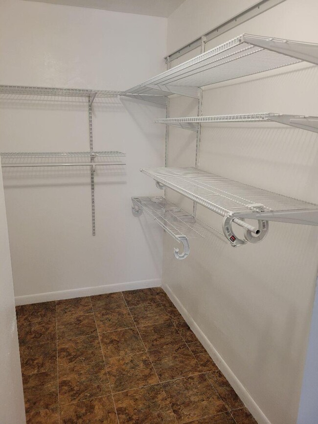 Foto del edificio - 722 Sunny Pine Way