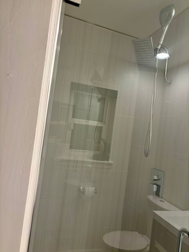 Foto del edificio - 238 Lakeview Dr