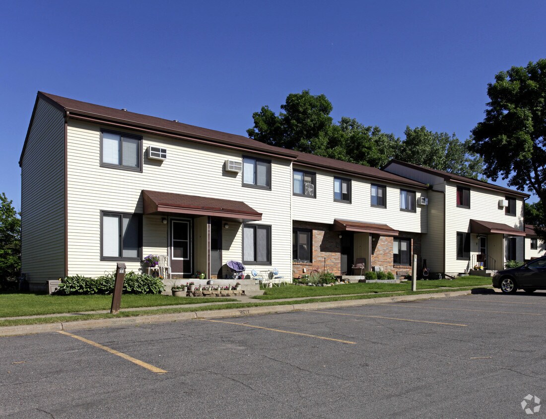 Primary Photo - 3102-3112 78th St E