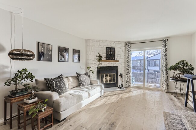 Foto del edificio - 14262 E Hawaii Cir