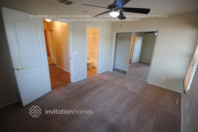 Foto del edificio - 2119 E Huntington Dr