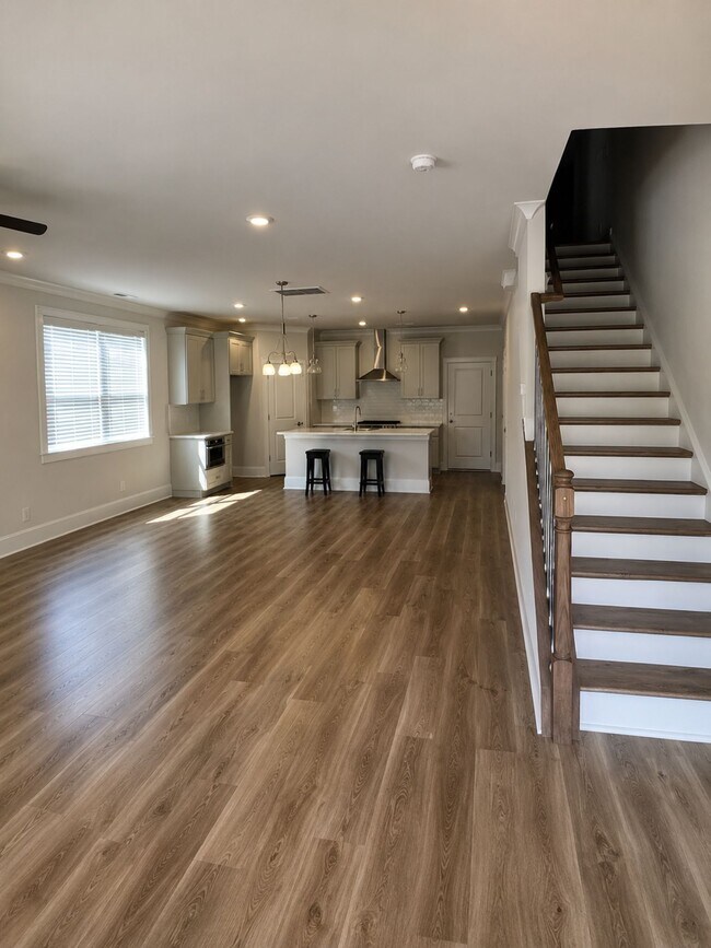 Building Photo - 4638 Dogwood Pl