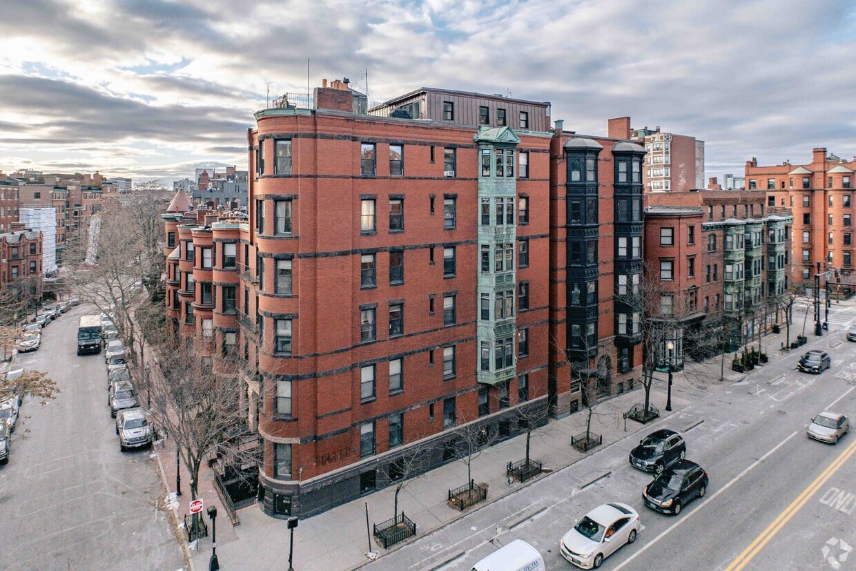 Primary Photo - 31 Massachusetts Ave