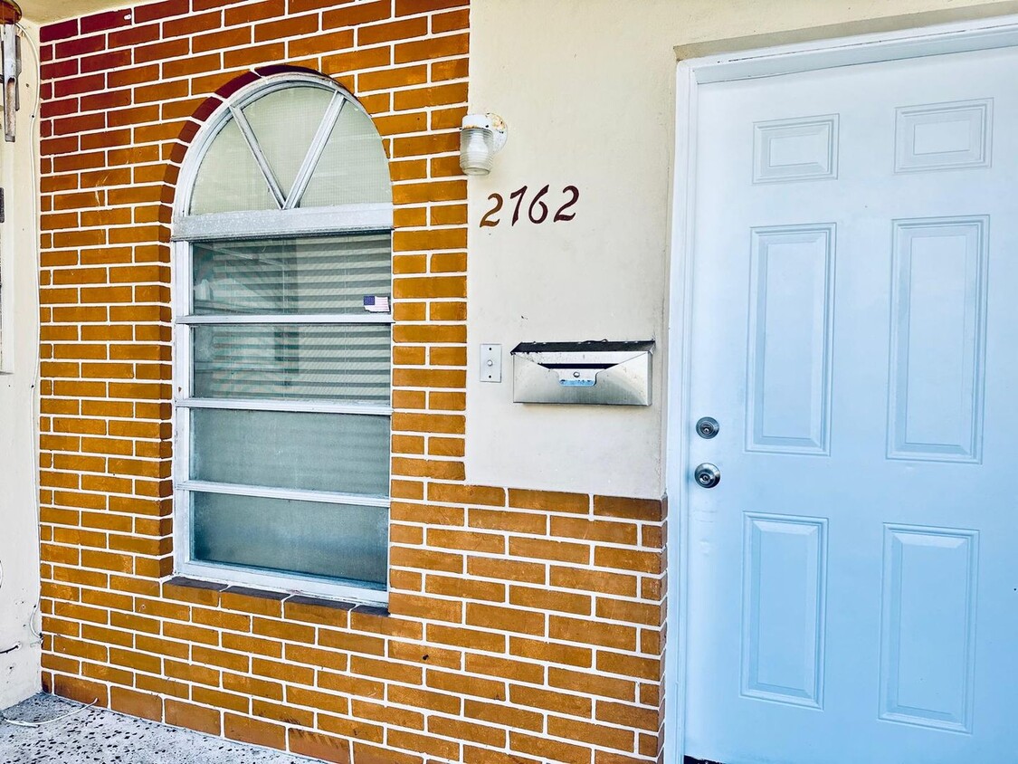 Primary Photo - Sprawling Duplex in Miami's Silver Bluff/S...