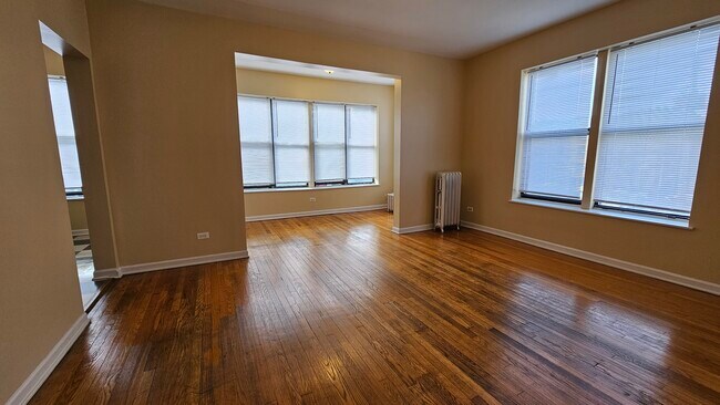 Foto del edificio - 7726 N Marshfield Ave