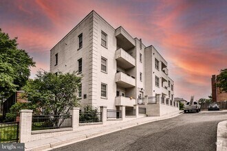 Building Photo - 231 N Thomas St