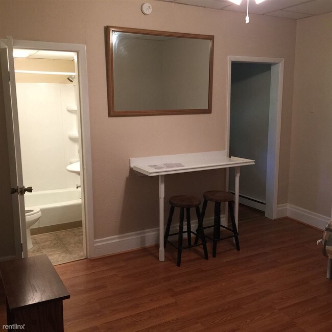 Foto del edificio - 512 E Chestnut St