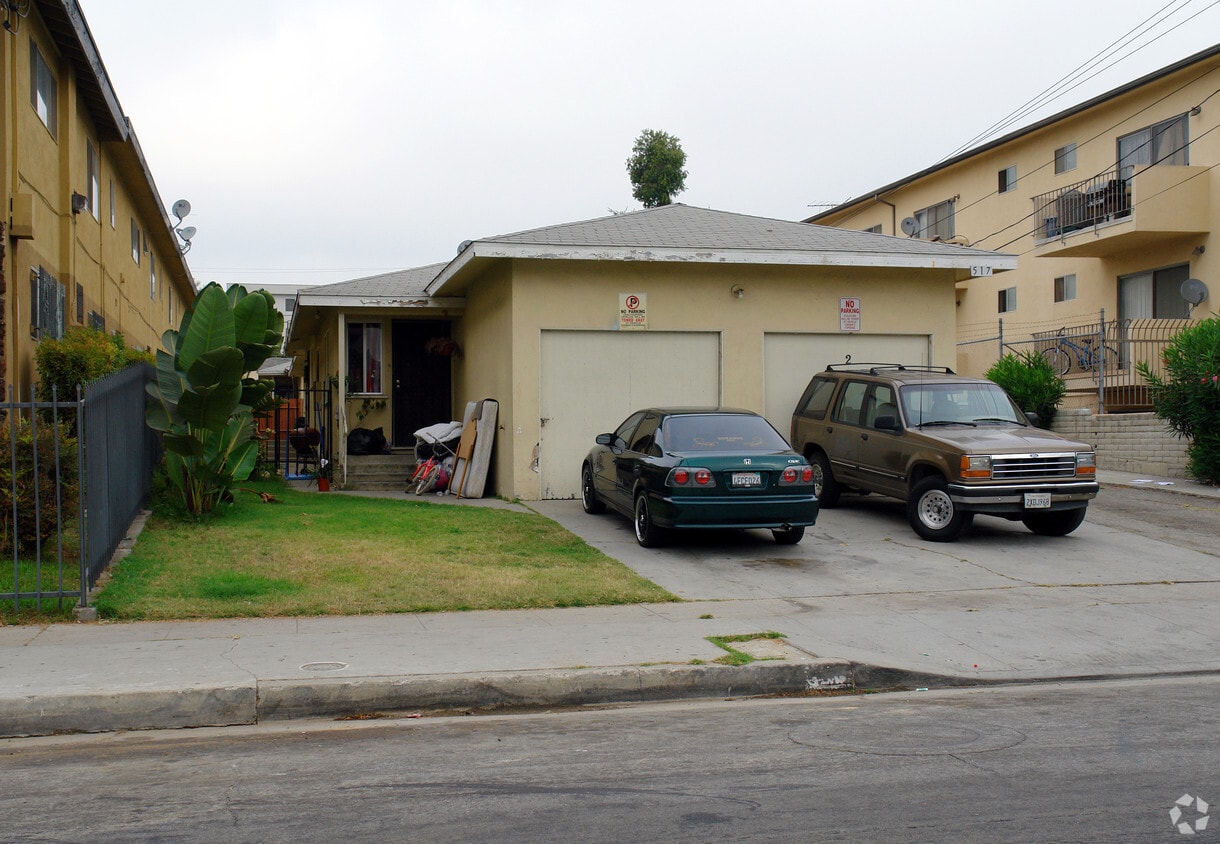 Primary Photo - 517 W Hyde Park Blvd