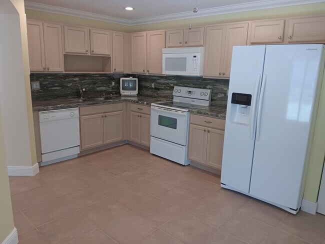 Foto del edificio - 4983 Pinemore Ln