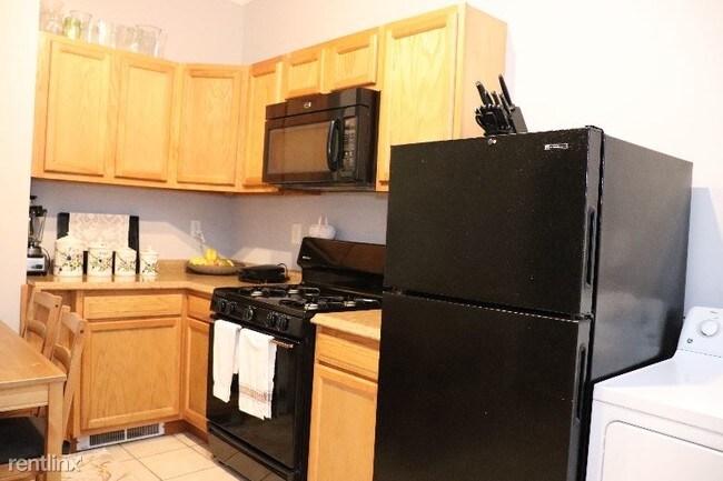 Foto del edificio - 2 br, 1 bath Apartment - 76 Humphrey Street