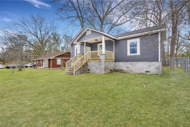 Foto del edificio - Live Near It All! 3 Bedroom Home in Midtown Savannah