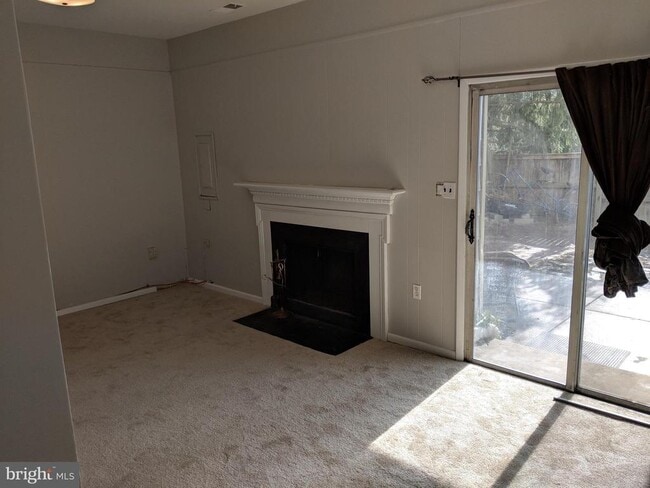 Building Photo - 9847 Oakdale Woods Ct