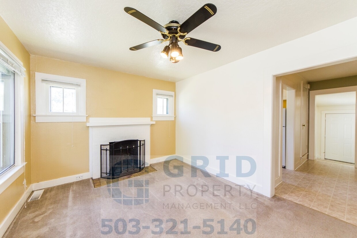 Primary Photo - Charming 2 Bedroom Home in Mt Scott Arleta!