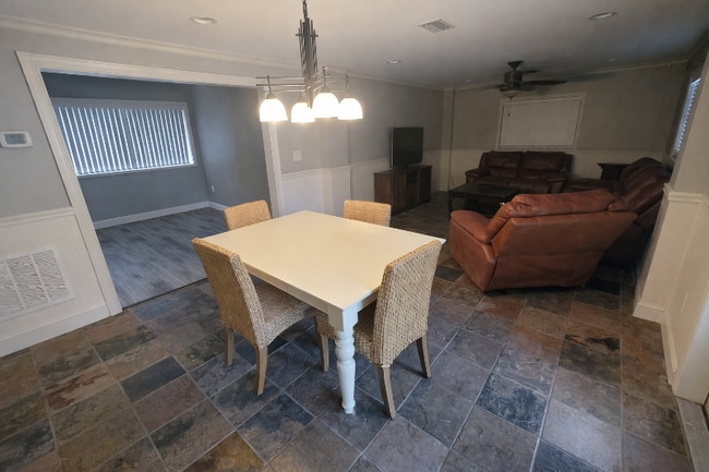 Foto del edificio - 3104 21st St W