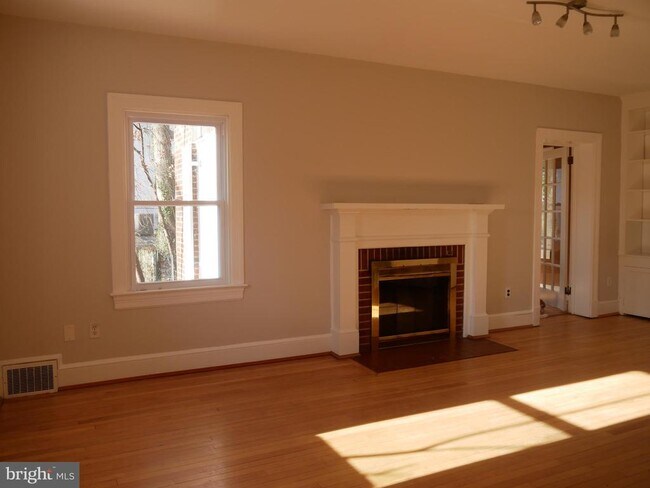 Foto del edificio - 10325 Parkman Rd