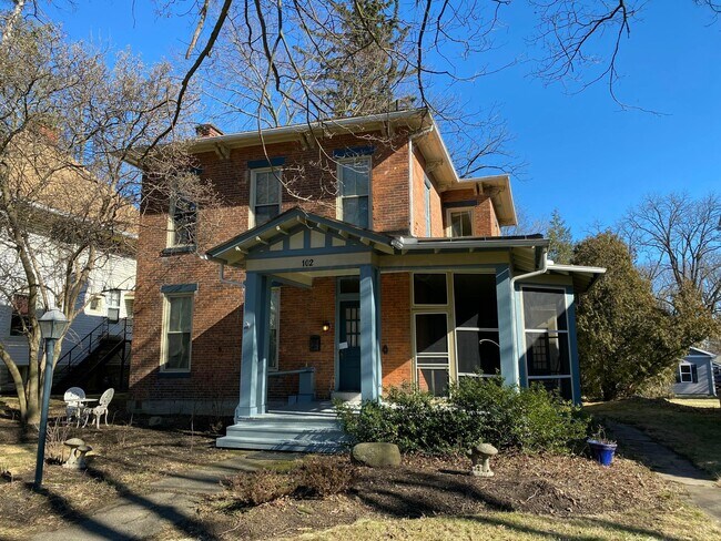 Foto del edificio - 102 N Washington St