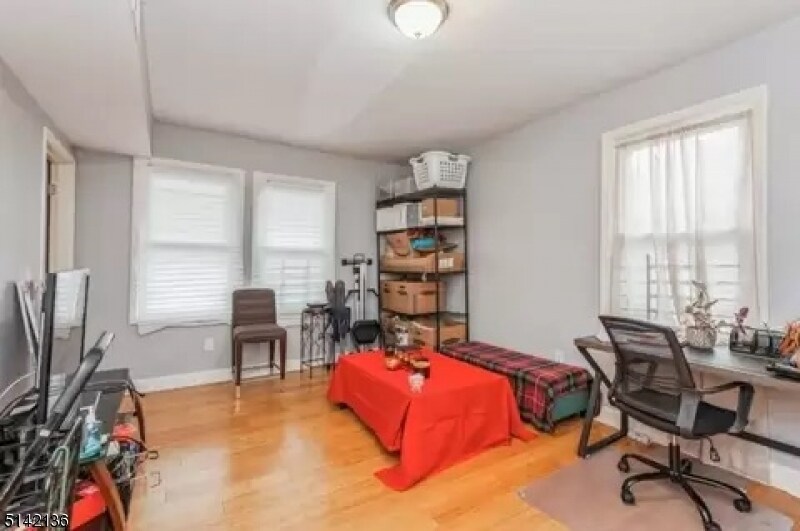 Foto del edificio - 304 Weequahic Ave