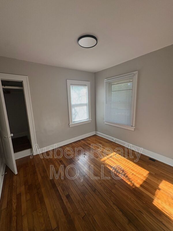 Foto del edificio - 5424 Charlotte St