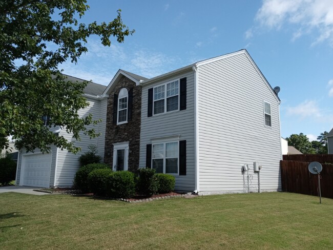 Foto del edificio - 1650 Ivey Pointe Ct