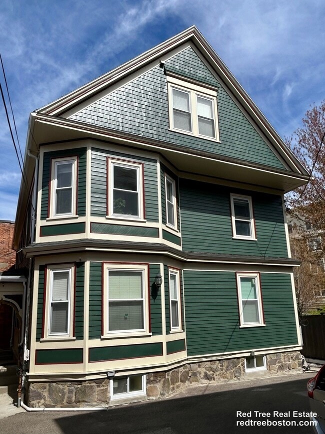 Photo - 46 Aspinwall Ave Apartment
