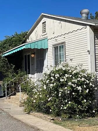 Building Photo - 1391 Broadway-