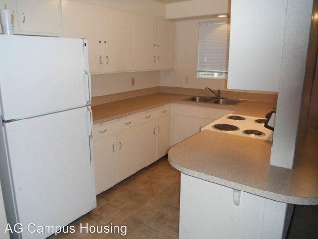 Foto del edificio - 3 br, 1 bath Apartment - 1747 Hilyard Alley