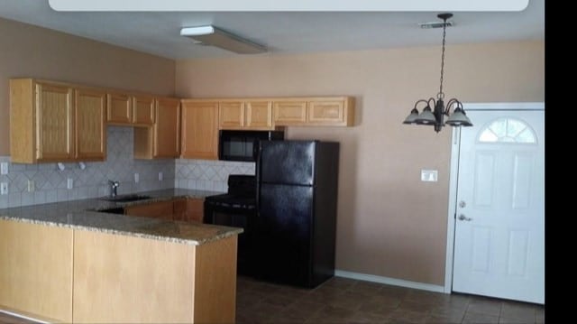 Building Photo - 300 Rocking M Rd