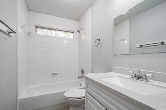Building Photo - 4523 Bridgevillage Dr