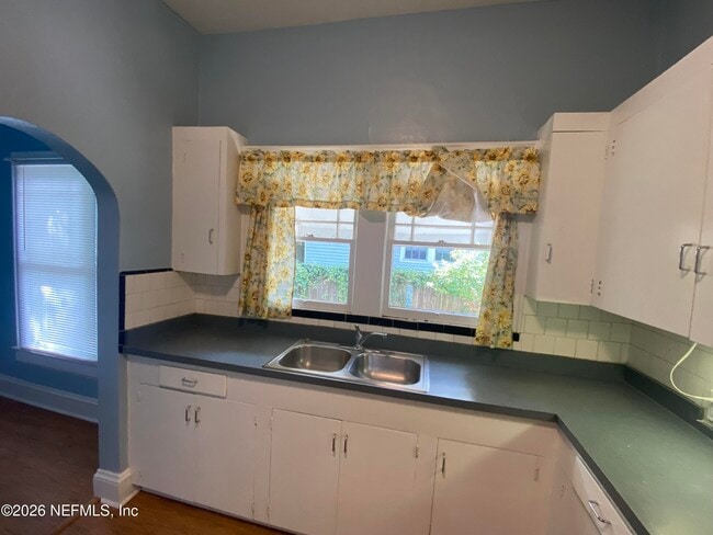 Building Photo - 2316 Gilmore St