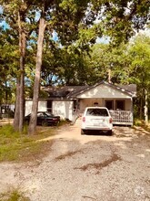 Building Photo - 132 Fernwood Dr