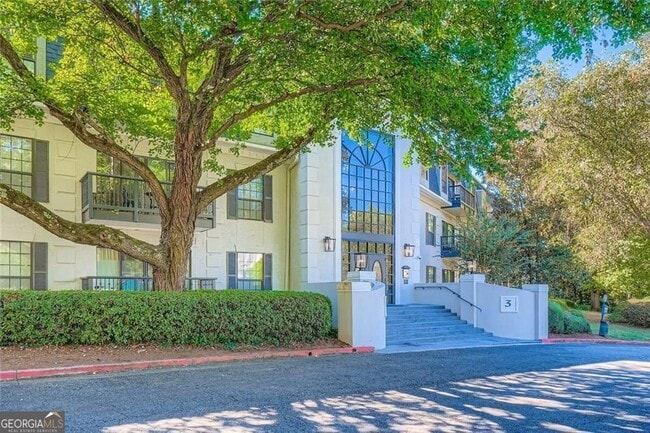 Building Photo - 3302 Pine Heights Dr NE