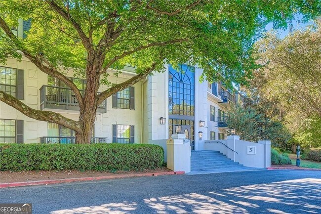 Foto del edificio - 3302 Pine Heights Dr NE