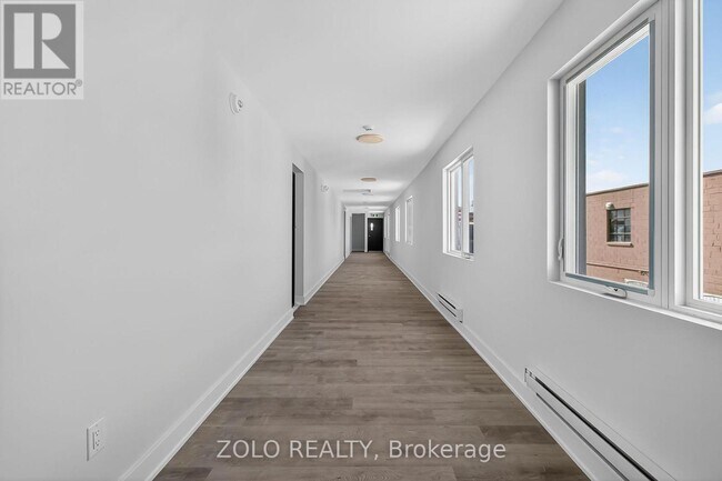 Photo du bâtiment - 206 Wellington St