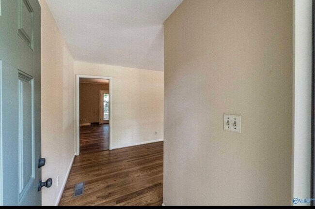 Foyer - 2609 Lancelot Dr SE