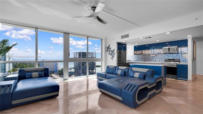 Foto del edificio - 7929 West Dr